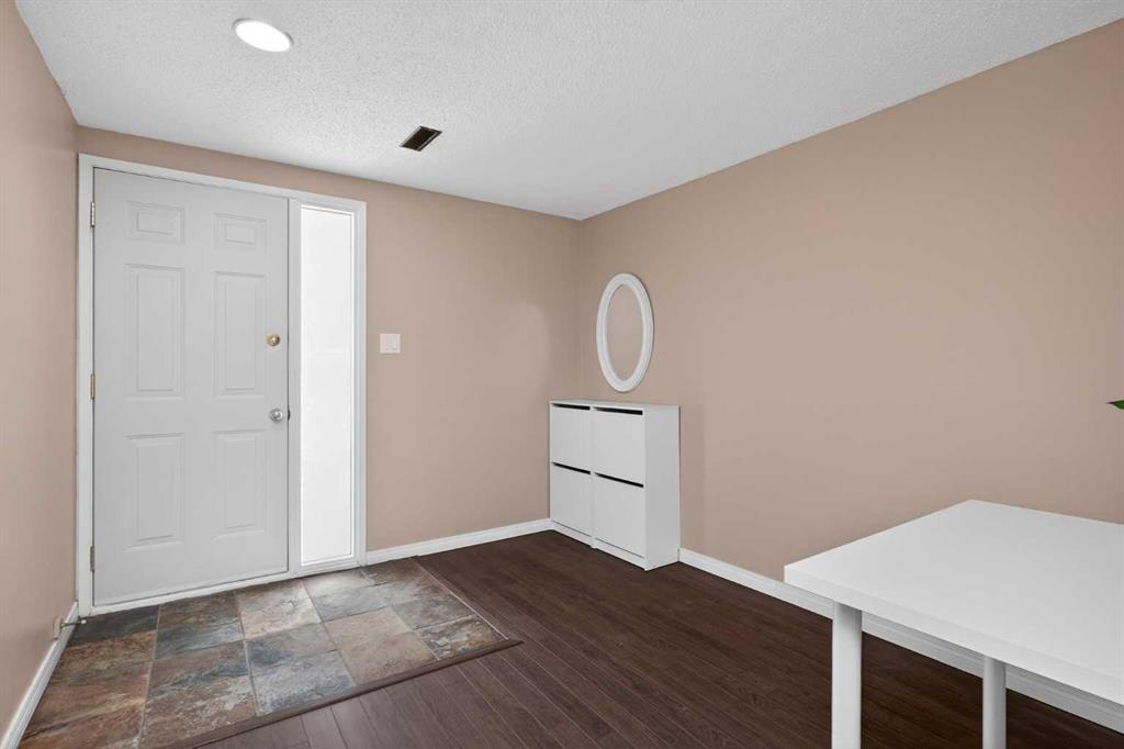 Picture for 10304 Braeside Drive SW