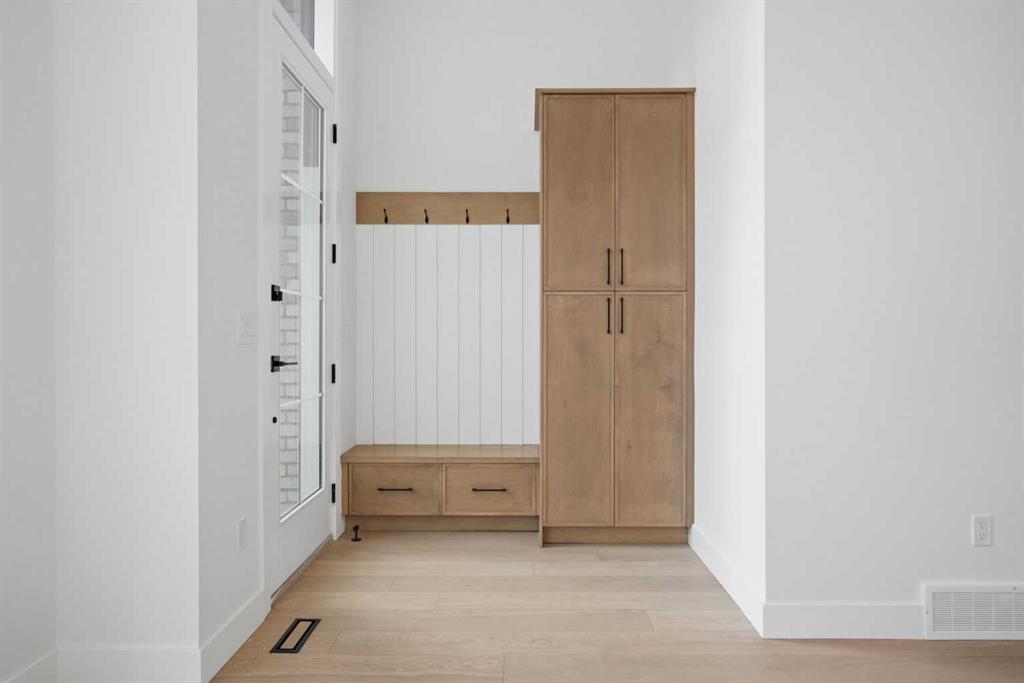 Picture for 806 23 Avenue SE