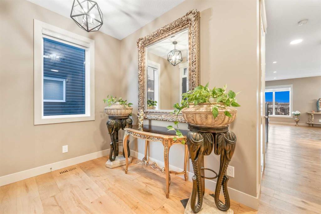 Picture for 105 Carringvue Manor NW