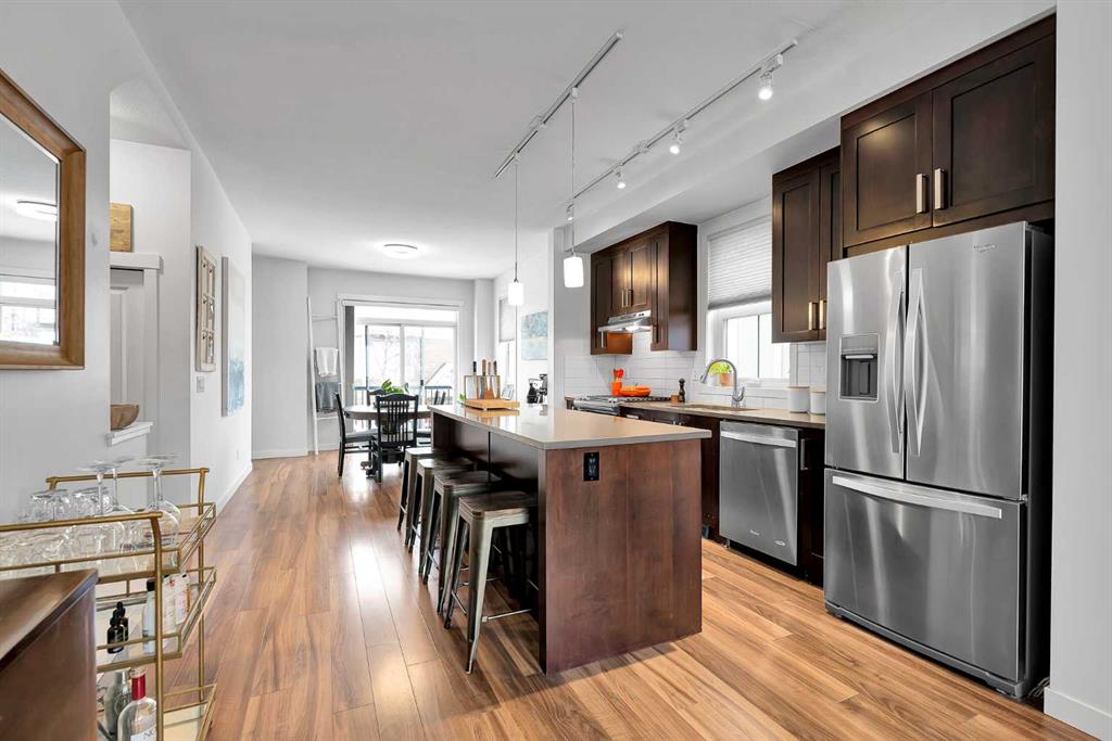 Picture for 898 Sherwood Boulevard NW