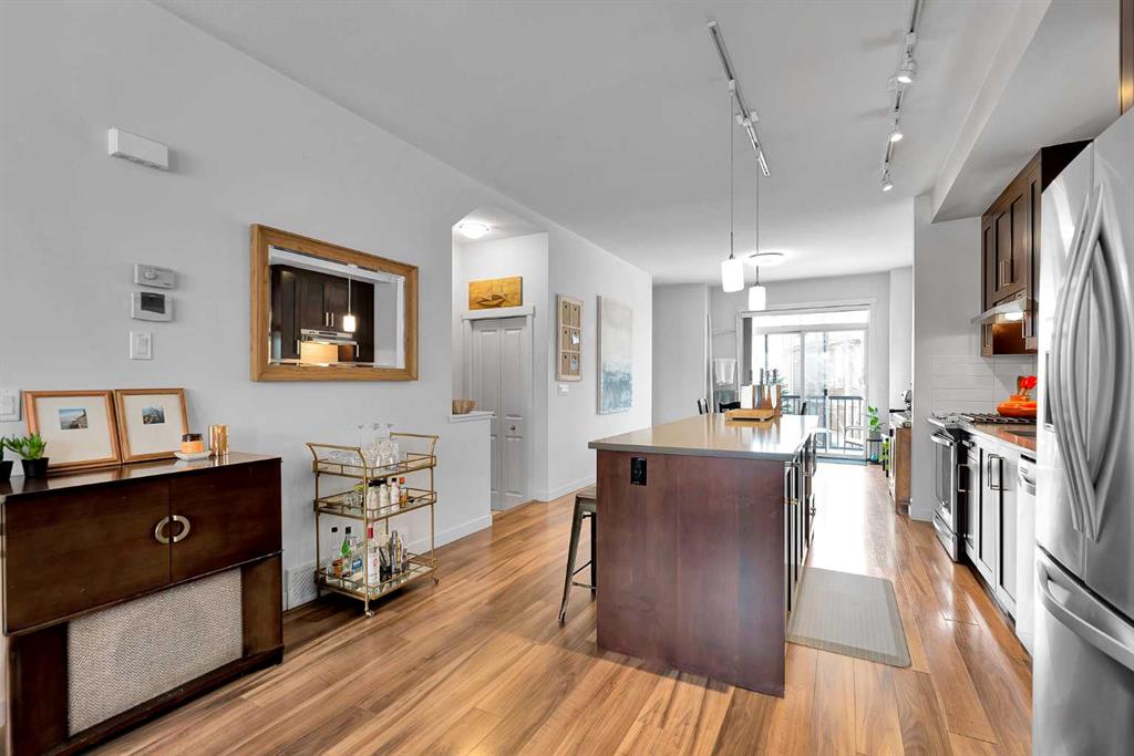 Picture for 898 Sherwood Boulevard NW