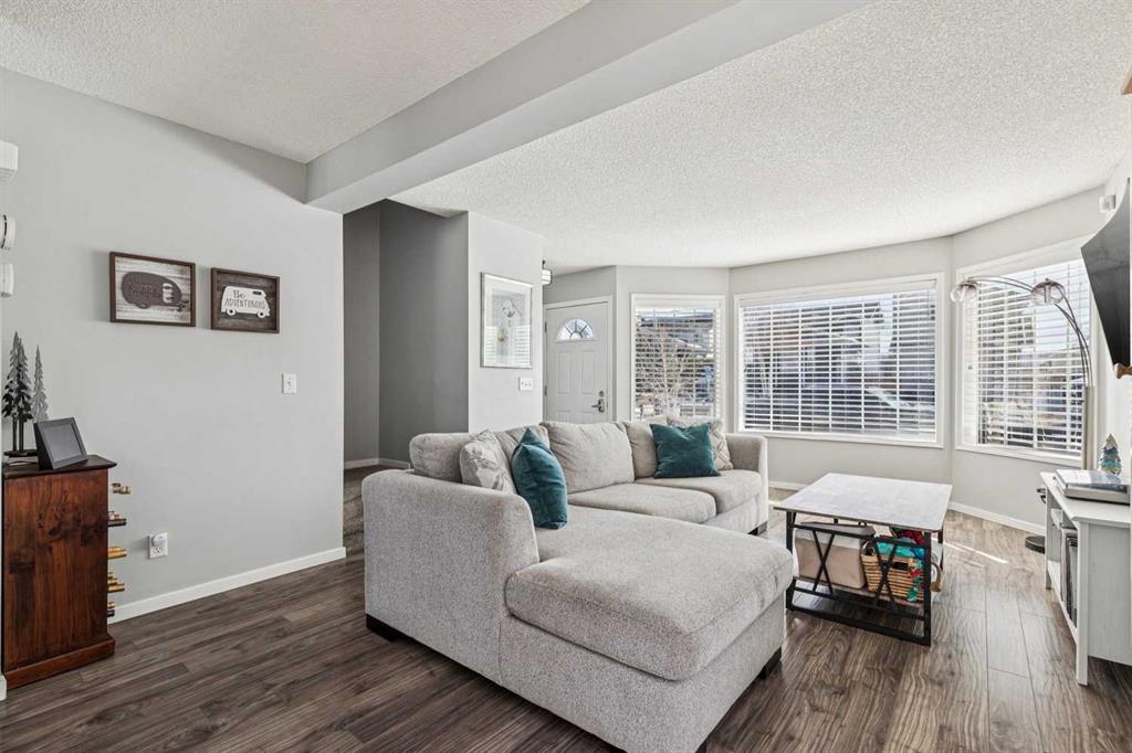 Picture for 27 Rivercrest Way SE