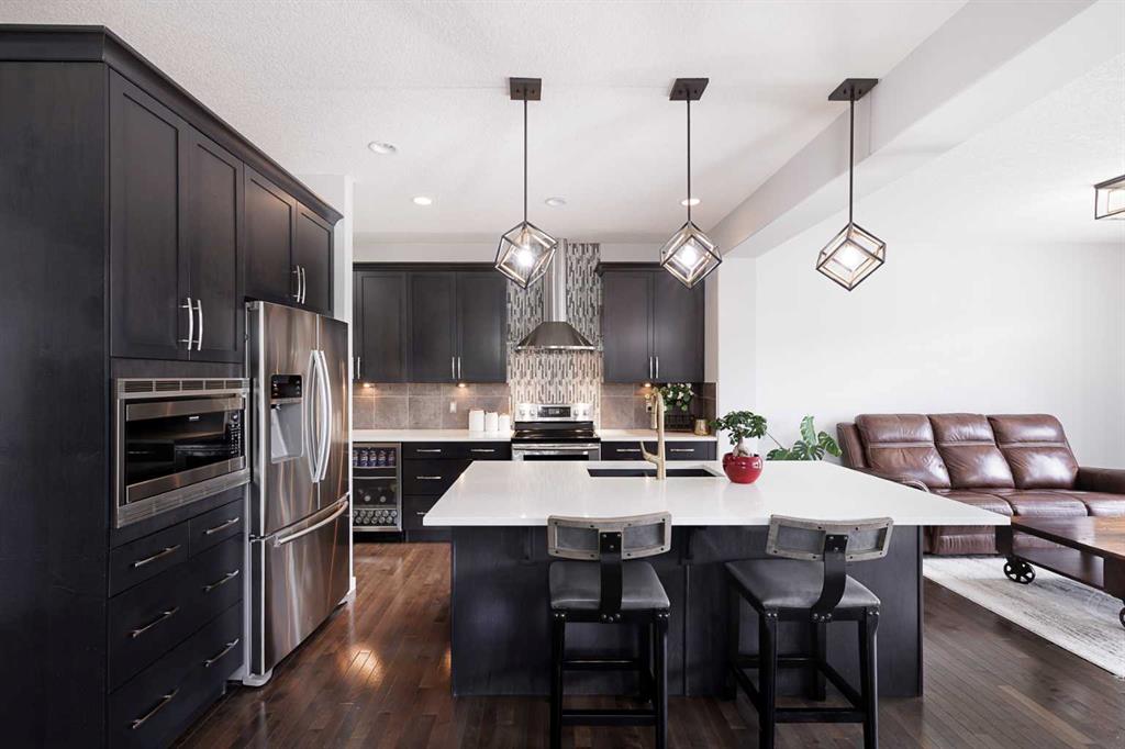 Picture for 66 Skyview Point Rise NE