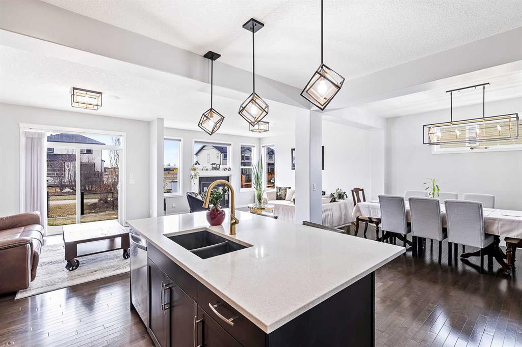 Picture for 66 Skyview Point Rise NE