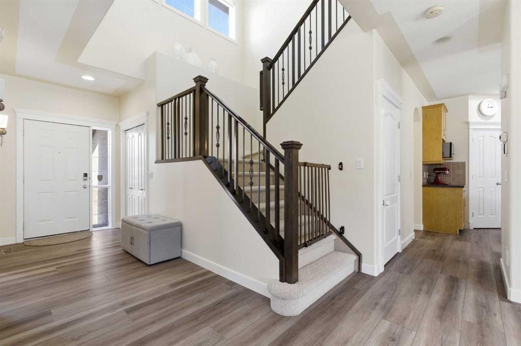 Picture for 18 Royal Crest Way NW