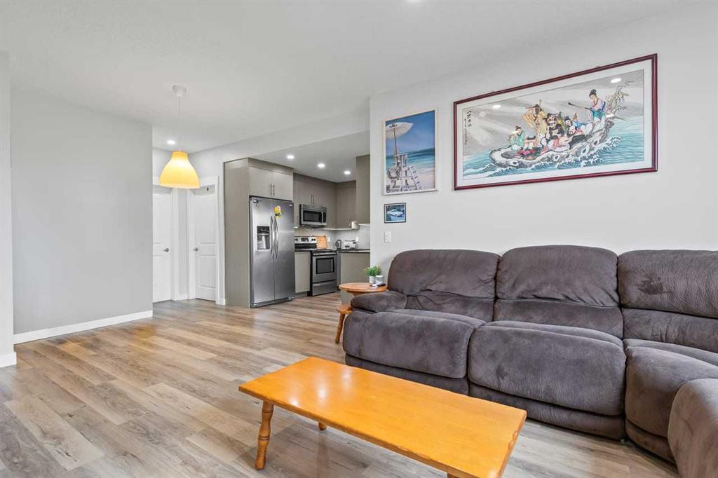 Picture for 5, 35 West Coach Manor SW