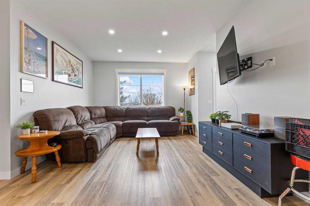 Picture for 5, 35 West Coach Manor SW