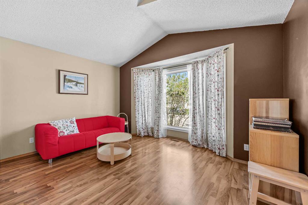 Picture for 316 Coventry Close NE