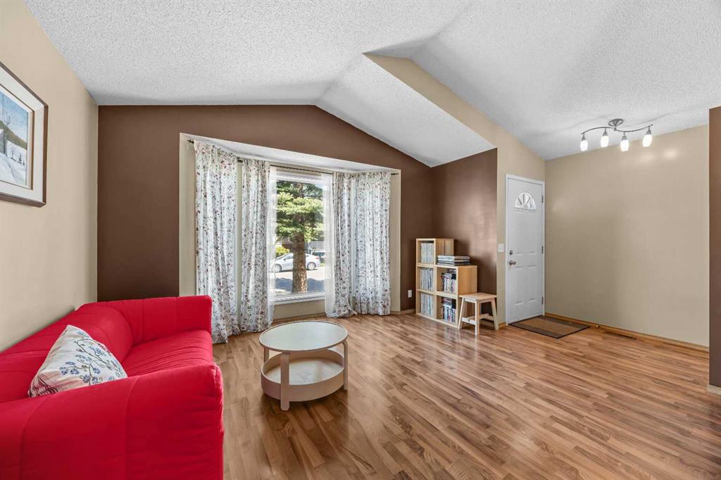 Picture for 316 Coventry Close NE