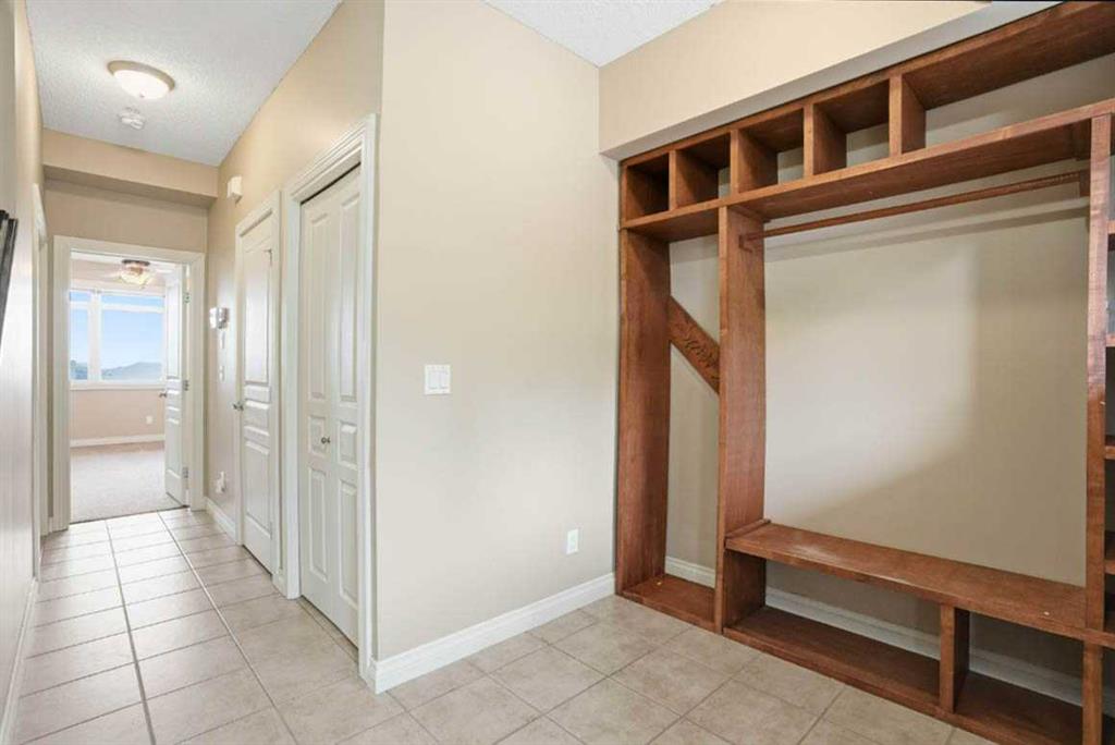 Picture for 11, 148 Rockyledge View NW