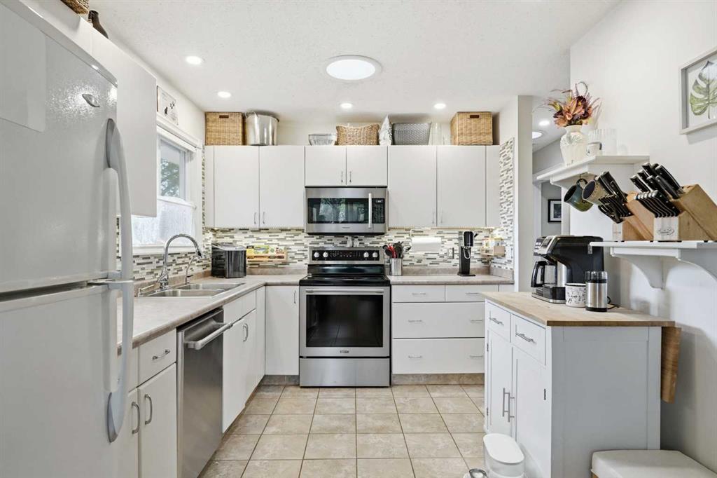 Picture for 108 Doverglen Crescent SE