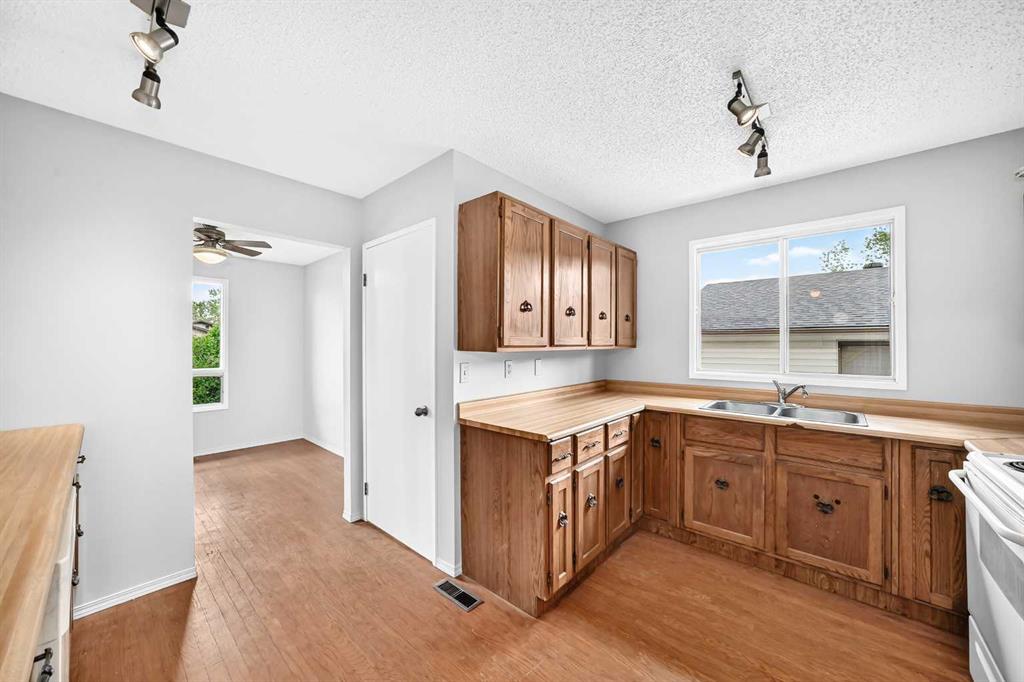 Picture for 119 Ranchlands Crescent NW