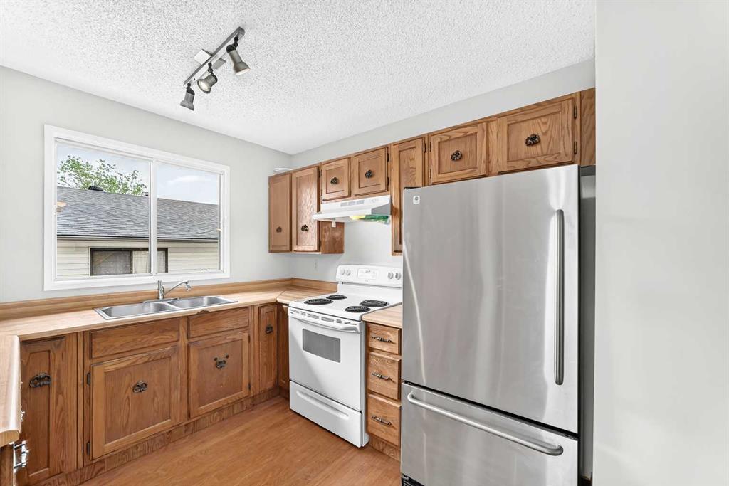 Picture for 119 Ranchlands Crescent NW