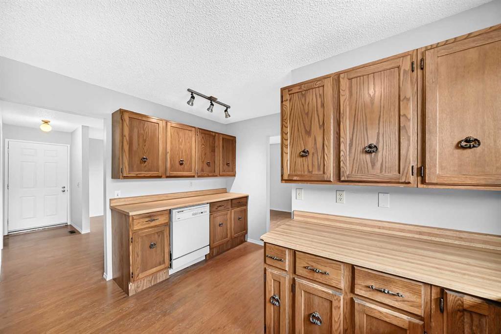 Picture for 119 Ranchlands Crescent NW