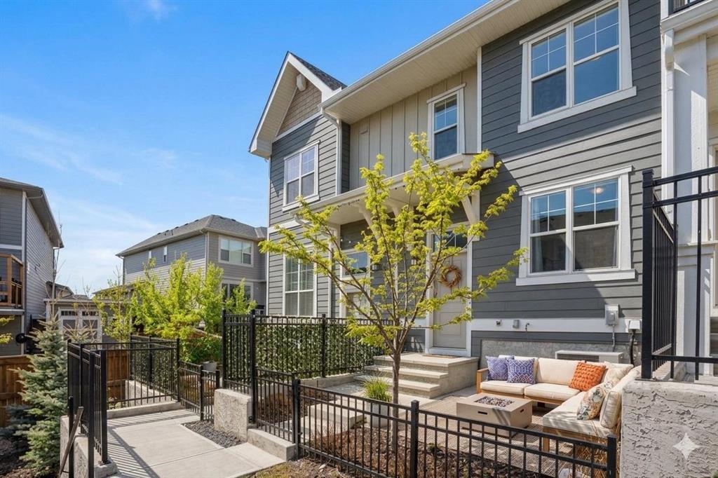 Picture for 812 Cranbrook Walk SE