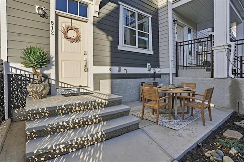 Picture for 812 Cranbrook Walk SE
