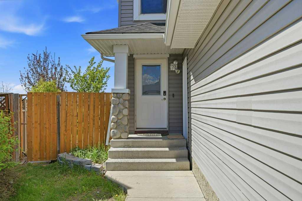 Picture for 86 Saddlecrest Close NE