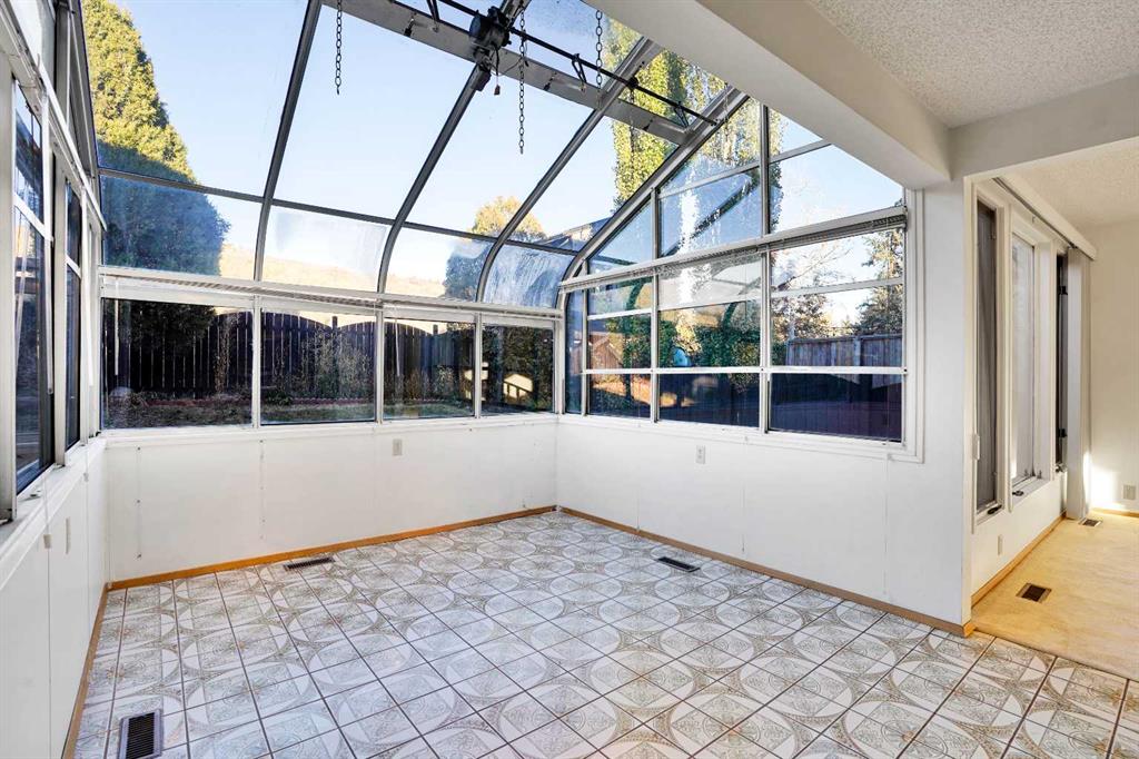 Picture for 1040 Edgemont Road NW https://www.cirrealty.ca/reb/creb/60/A2265560_12.jpg