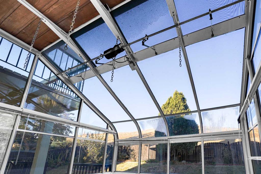 Picture for 1040 Edgemont Road NW https://www.cirrealty.ca/reb/creb/60/A2265560_13.jpg