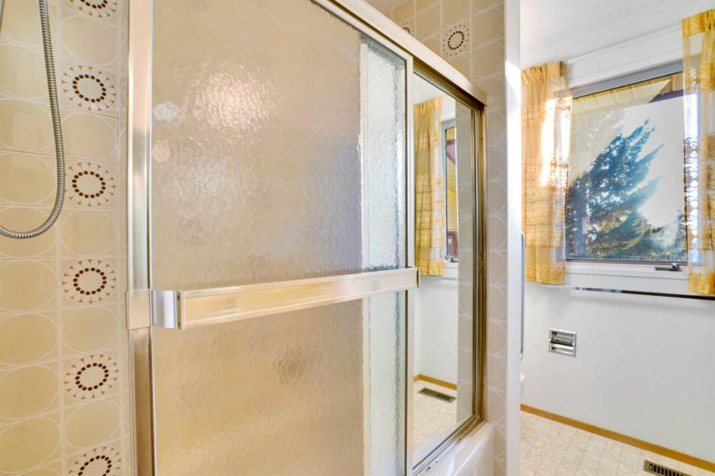 Picture for 1040 Edgemont Road NW https://www.cirrealty.ca/reb/creb/60/A2265560_30.jpg