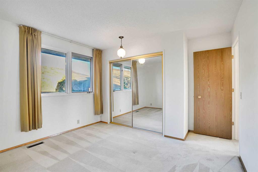 Picture for 1040 Edgemont Road NW https://www.cirrealty.ca/reb/creb/60/A2265560_31.jpg