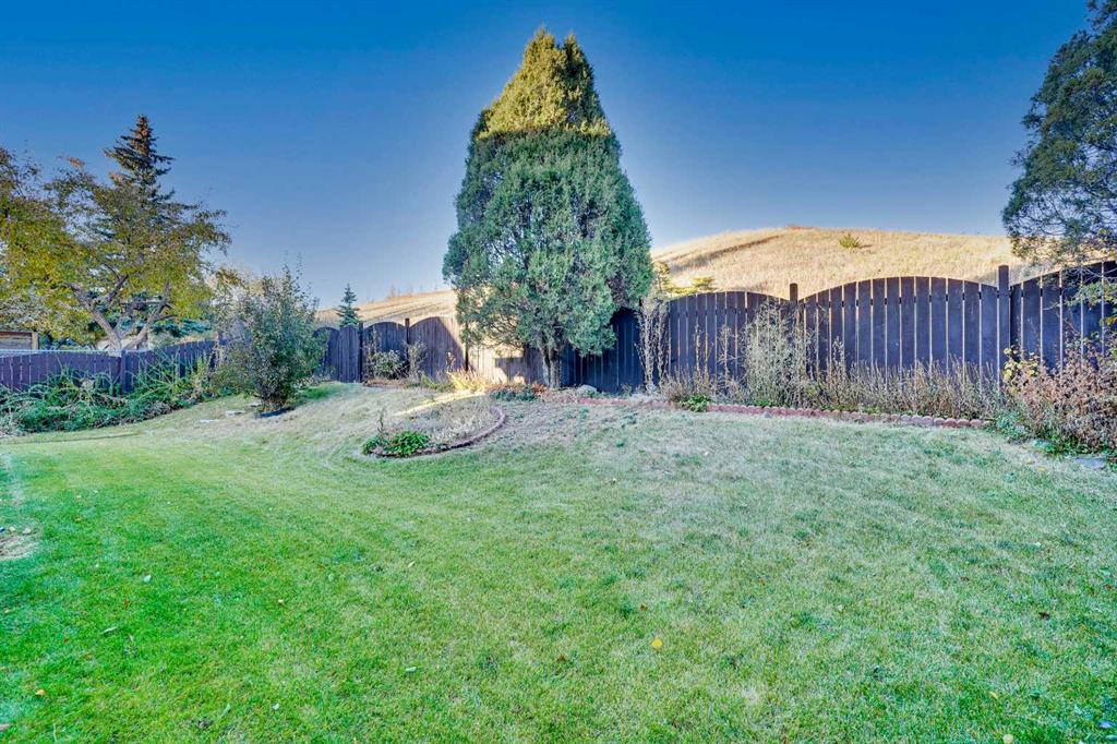 Picture for 1040 Edgemont Road NW https://www.cirrealty.ca/reb/creb/60/A2265560_45.jpg
