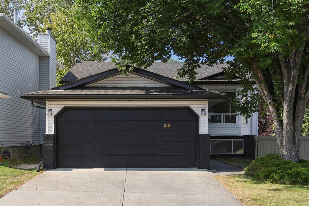 Picture for 32 Rivercroft Close SE Picture for 32 Rivercroft Close SE