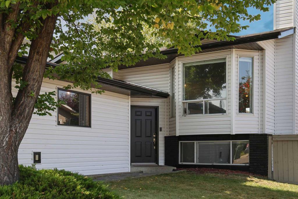 Picture for 32 Rivercroft Close SE Picture for 32 Rivercroft Close SE
