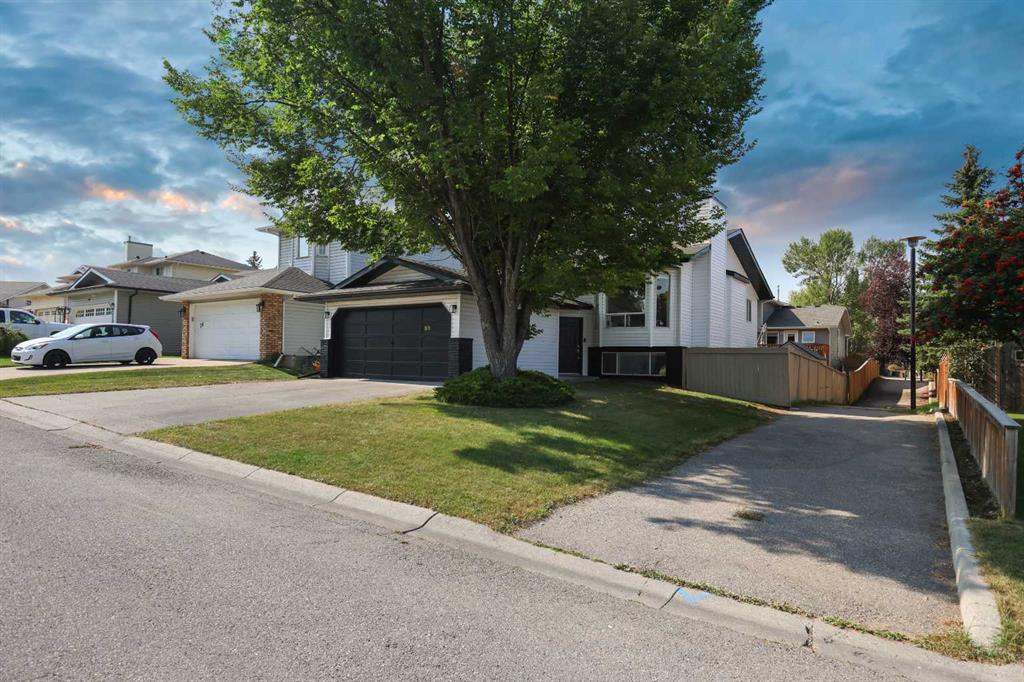 Picture for 32 Rivercroft Close SE Picture for 32 Rivercroft Close SE