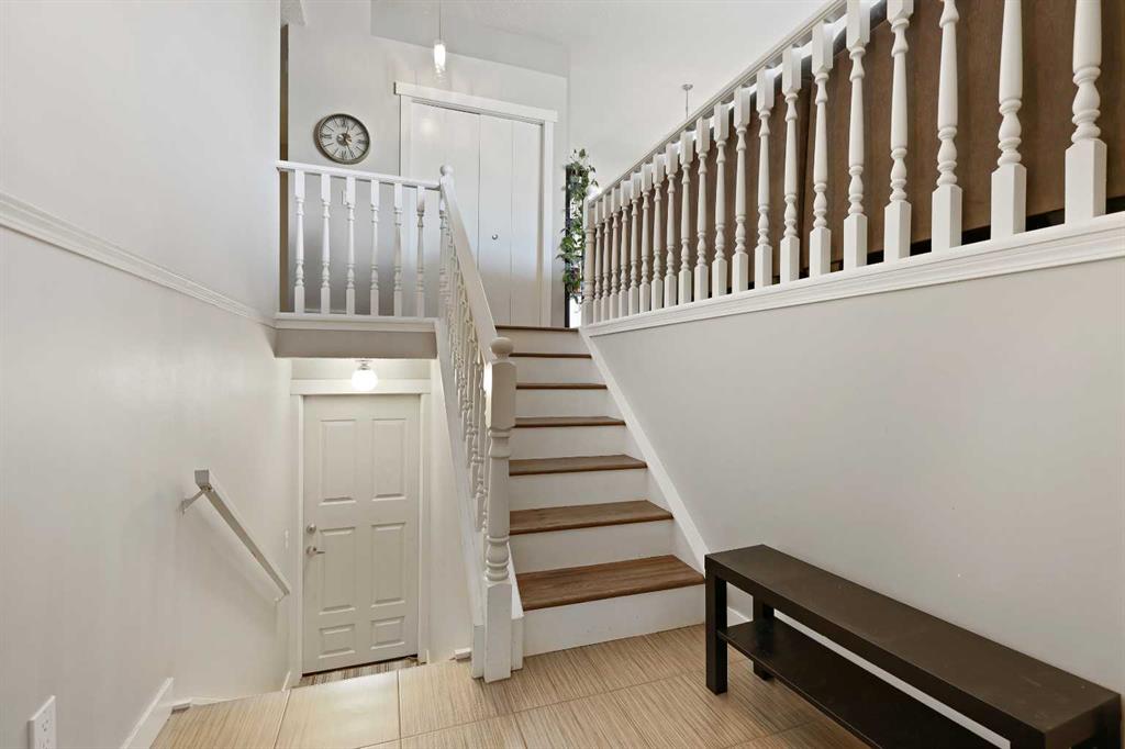 Picture for 32 Rivercroft Close SE Picture for 32 Rivercroft Close SE