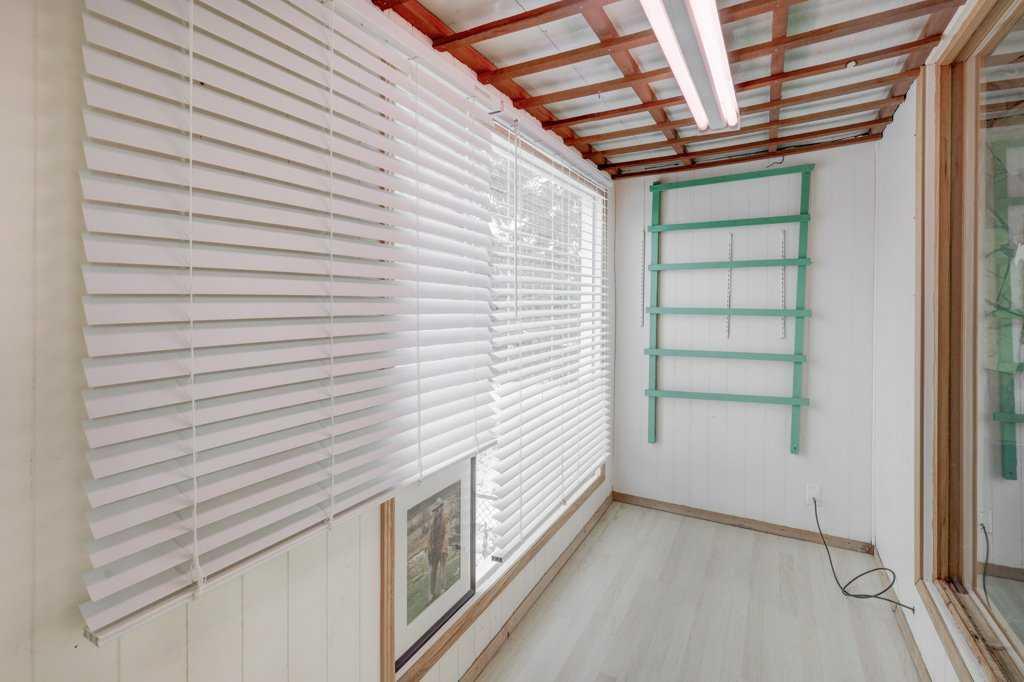 Picture for 221 31 Avenue NE