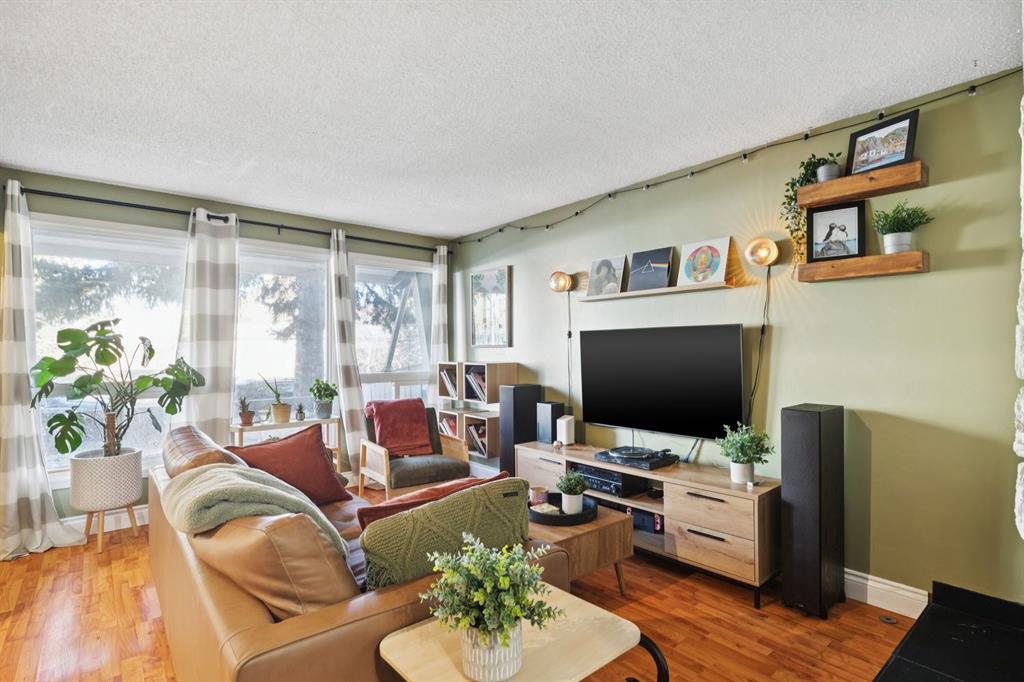 Picture for 3, 5315 53 Avenue NW