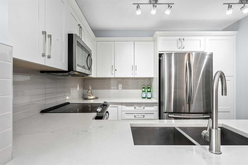 Picture for 207, 110 Auburn Meadows View SE