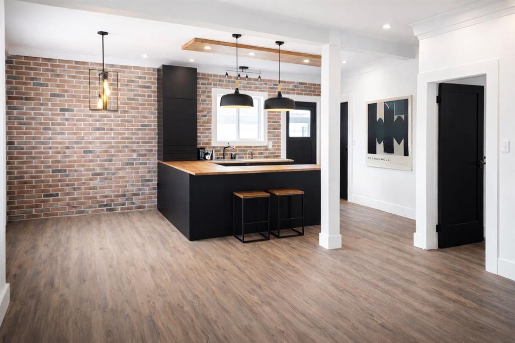 Picture for 114 Elma Street W