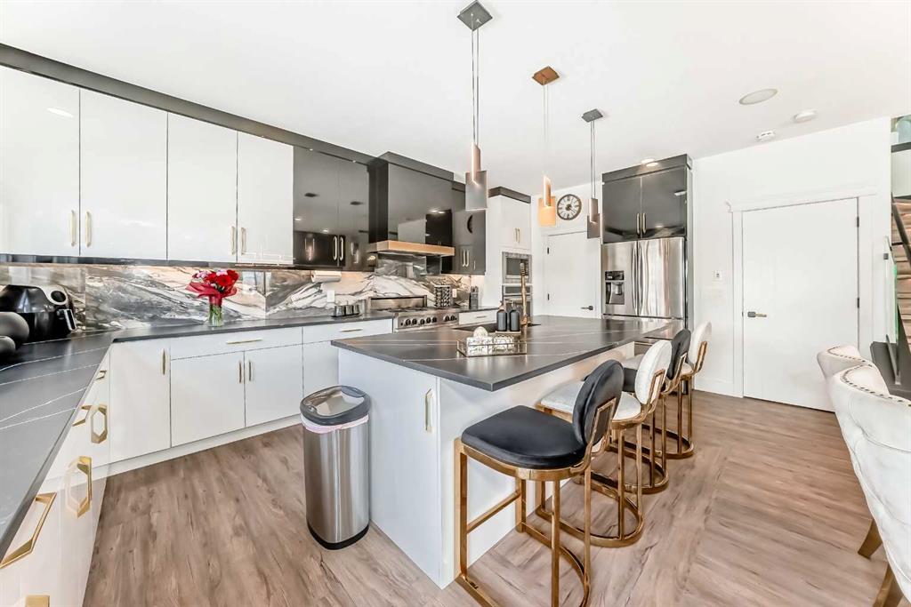 Picture for 630 Rocky Ridge View NW