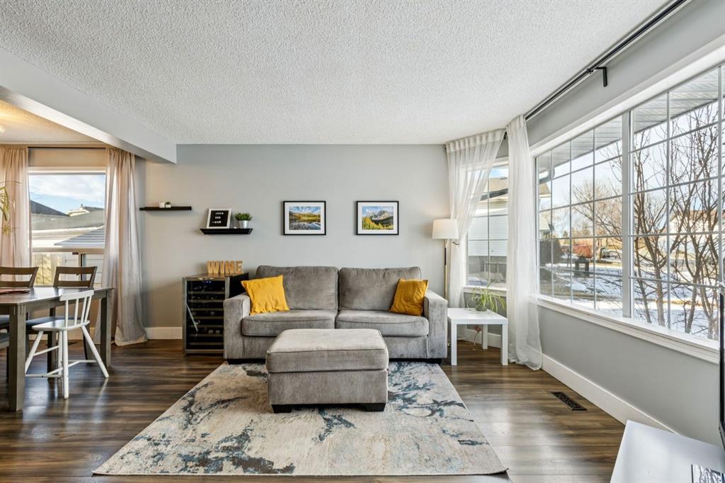 Picture for 175 Rivercrest Close SE