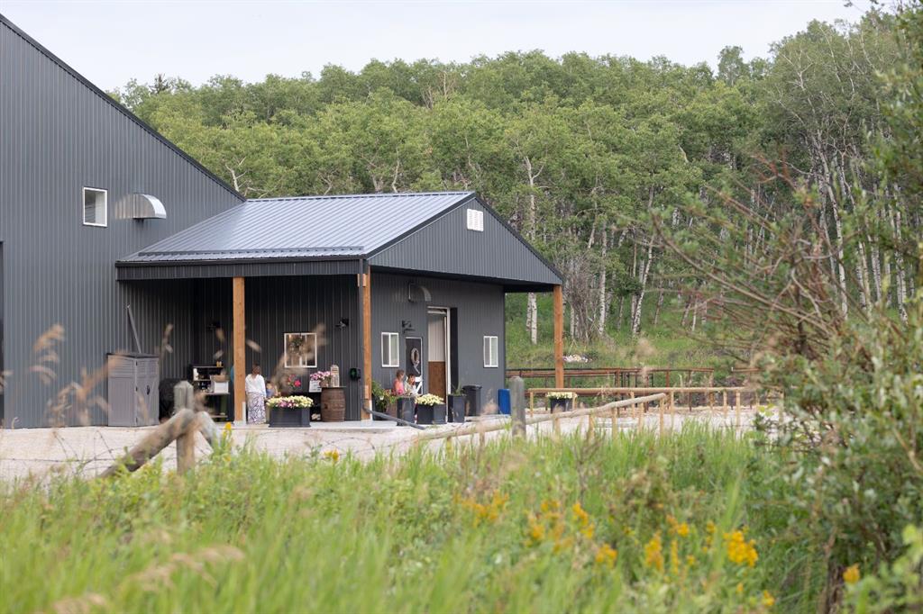 Picture for 210, 274216 112 Street W