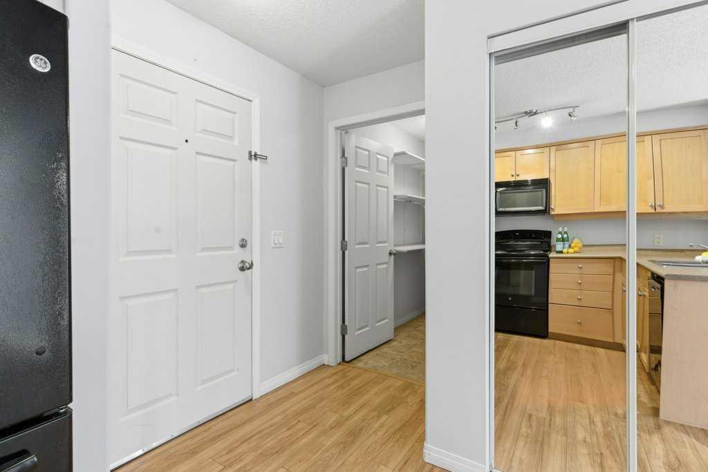 Picture for 208, 630 8 Avenue SE