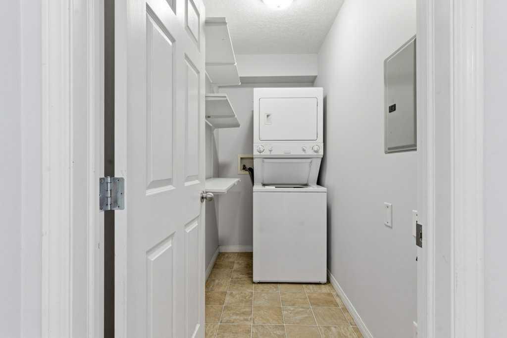 Picture for 208, 630 8 Avenue SE