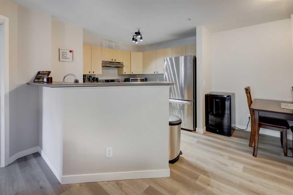 Picture for 8323, 304 Mackenzie Way SW