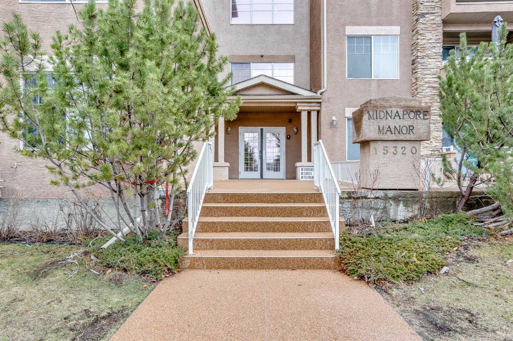 Picture for 105, 15320 Bannister Road SE