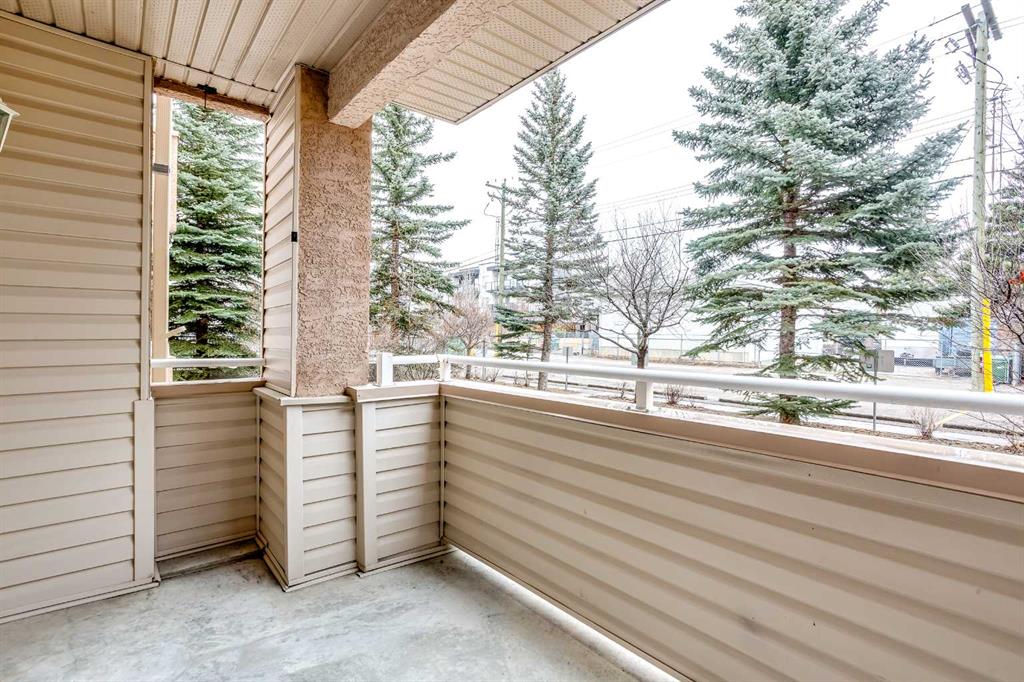 Picture for 105, 15320 Bannister Road SE