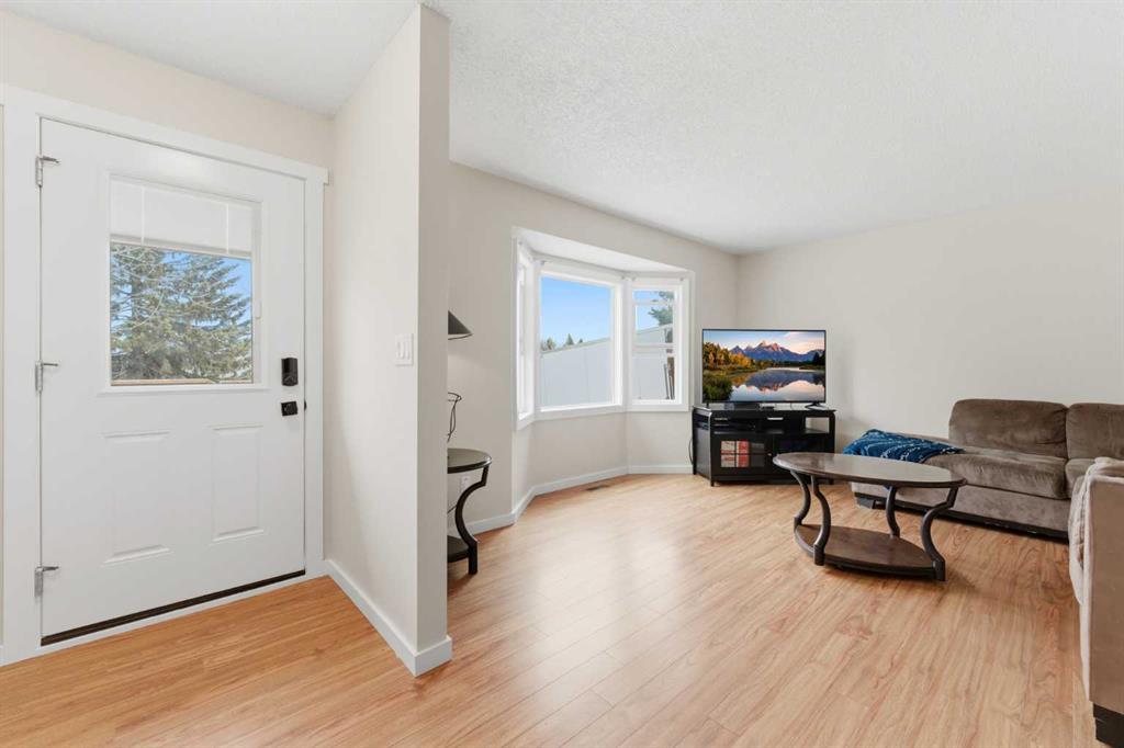 Picture for 616 1 Street NE