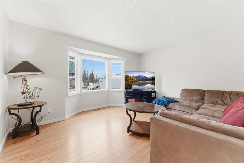Picture for 616 1 Street NE