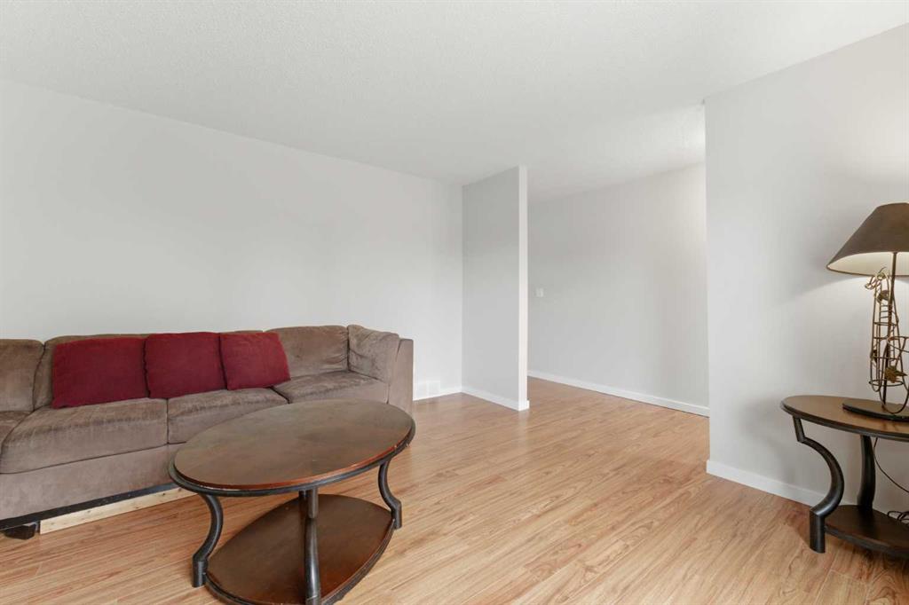 Picture for 616 1 Street NE