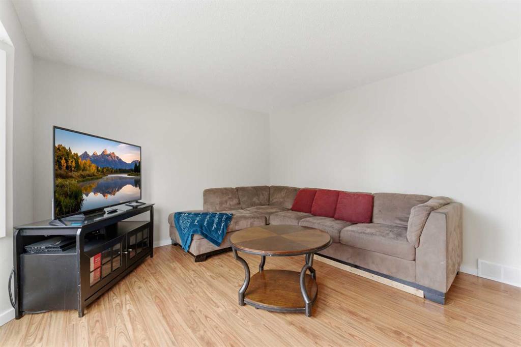 Picture for 616 1 Street NE