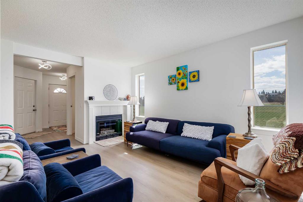 Picture for 33 Sandpiper Lane NW