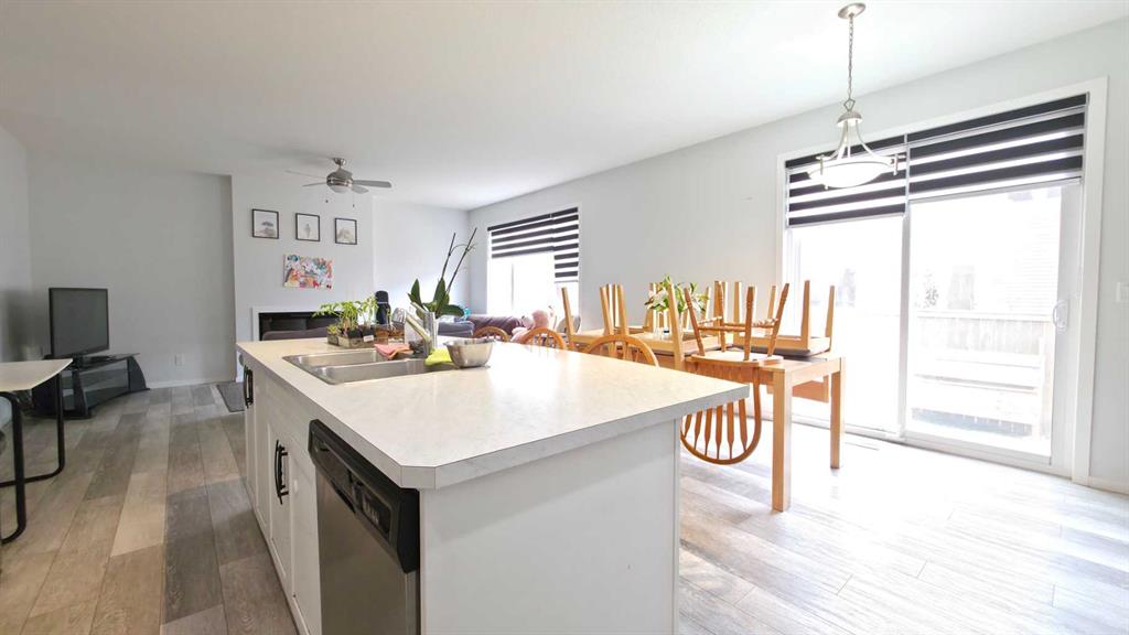 Picture for 113 Cityspring Manor NE