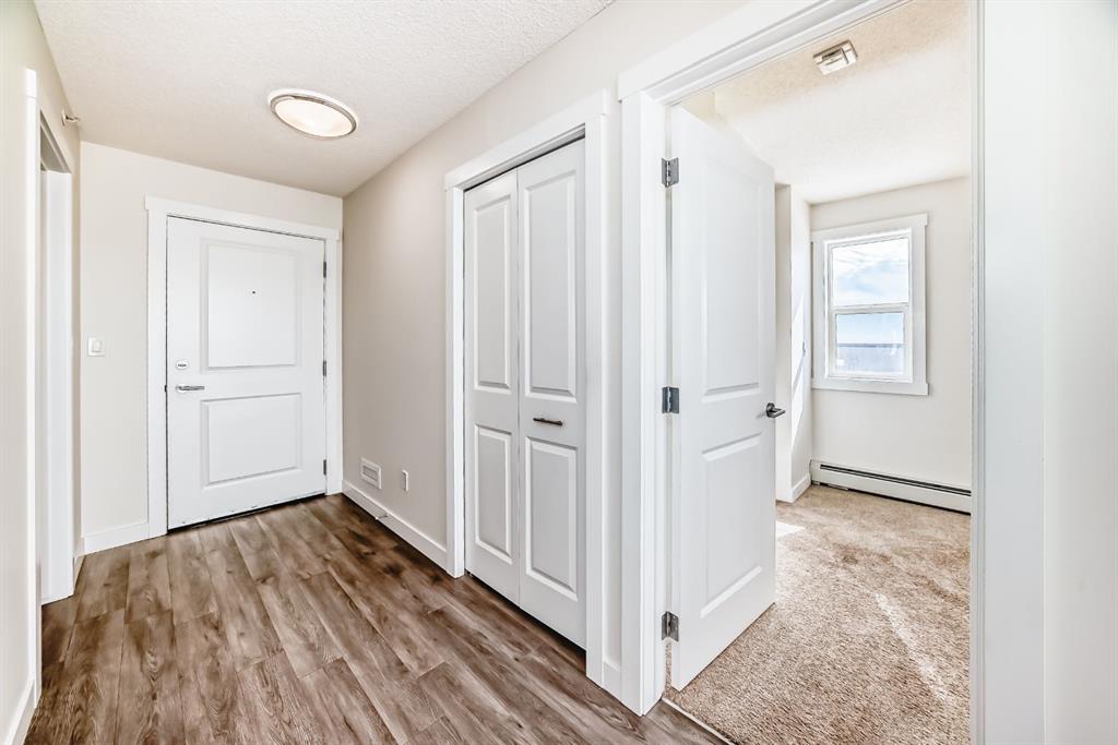 Picture for 707, 10 Kincora Glen Park NW