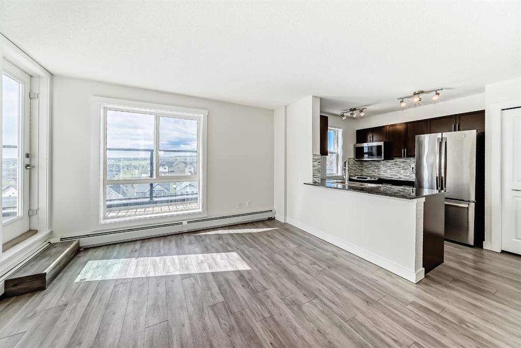 Picture for 707, 10 Kincora Glen Park NW